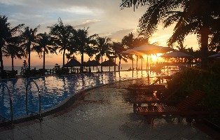 Hotel strand zwembad ouderen